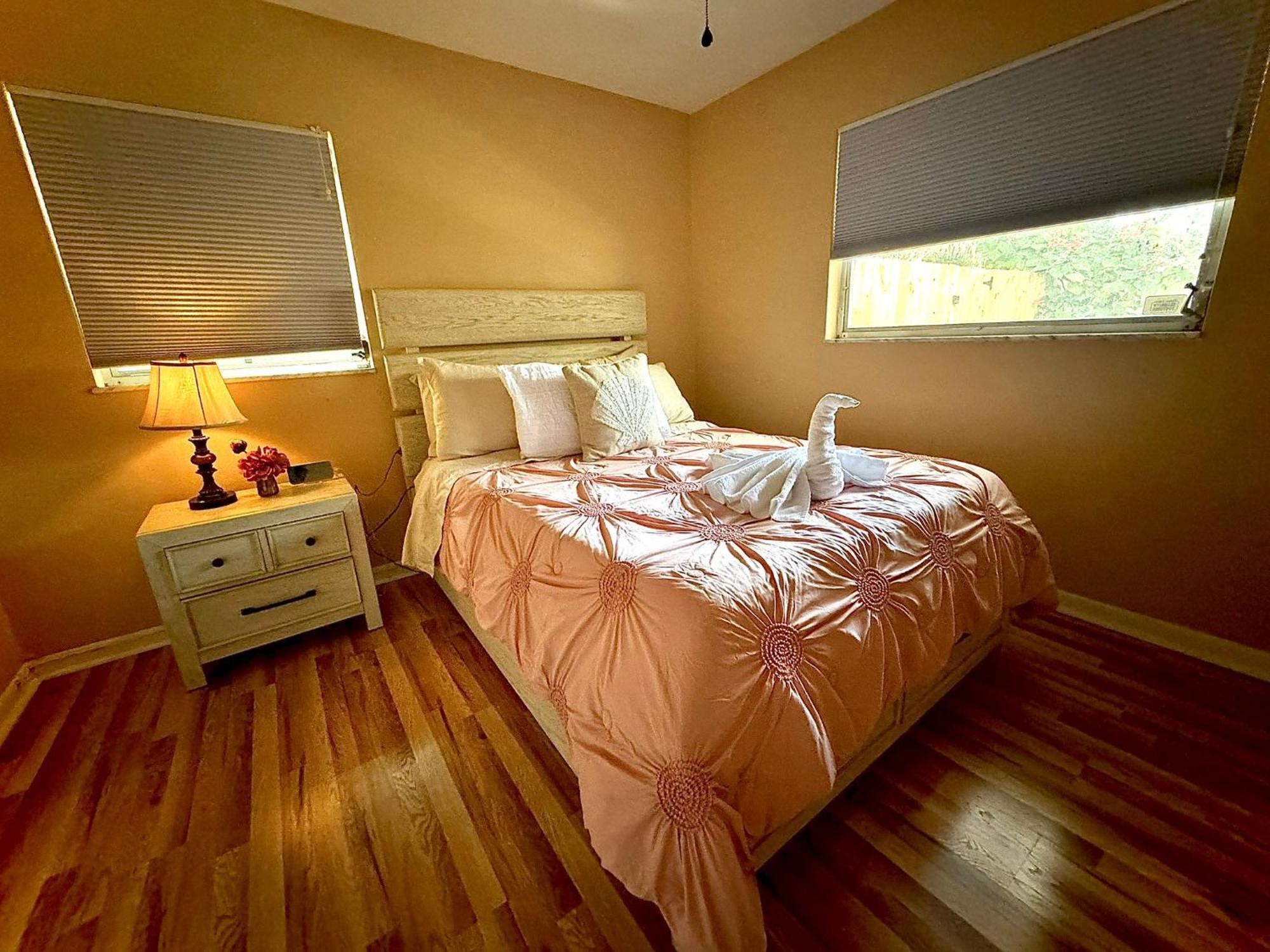 4 Bedroom Clearwater Vacation Home With Amazing Backyard Екстер'єр фото